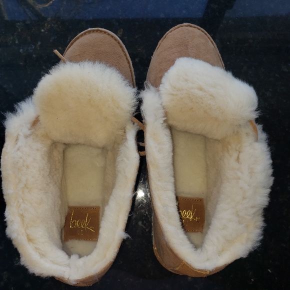 BEEK Penguin Genuine Shearling Bootie Sz11 - Picture 4 of 12